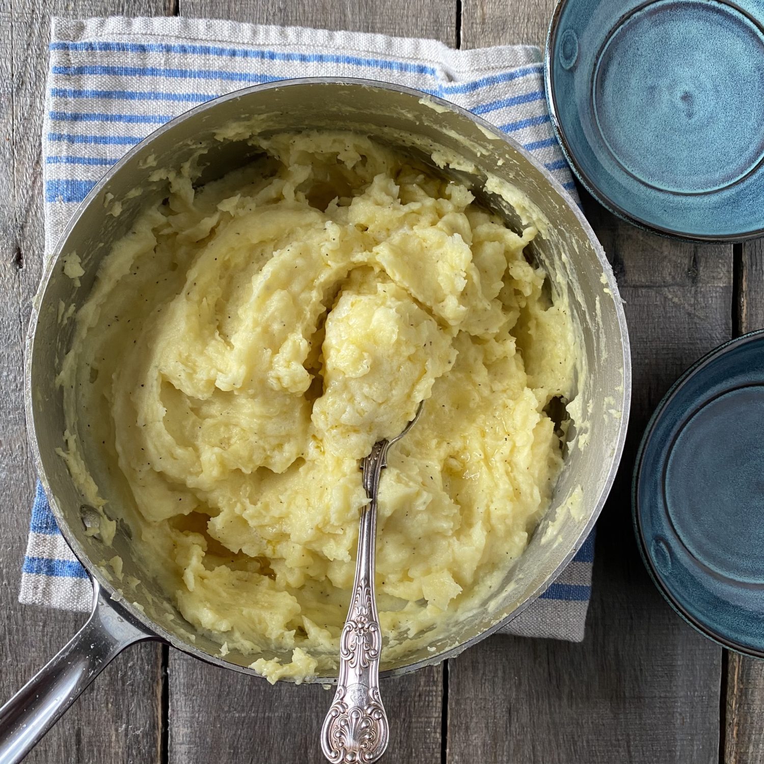 mashed potatoes in pan